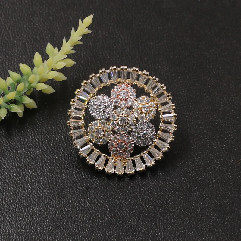 

Lanyika Fashion Jewelry Trendy Delicate Circle with Flower Brooch Pin for Engagement Daily Micro Paved Zircon Popular Gifts