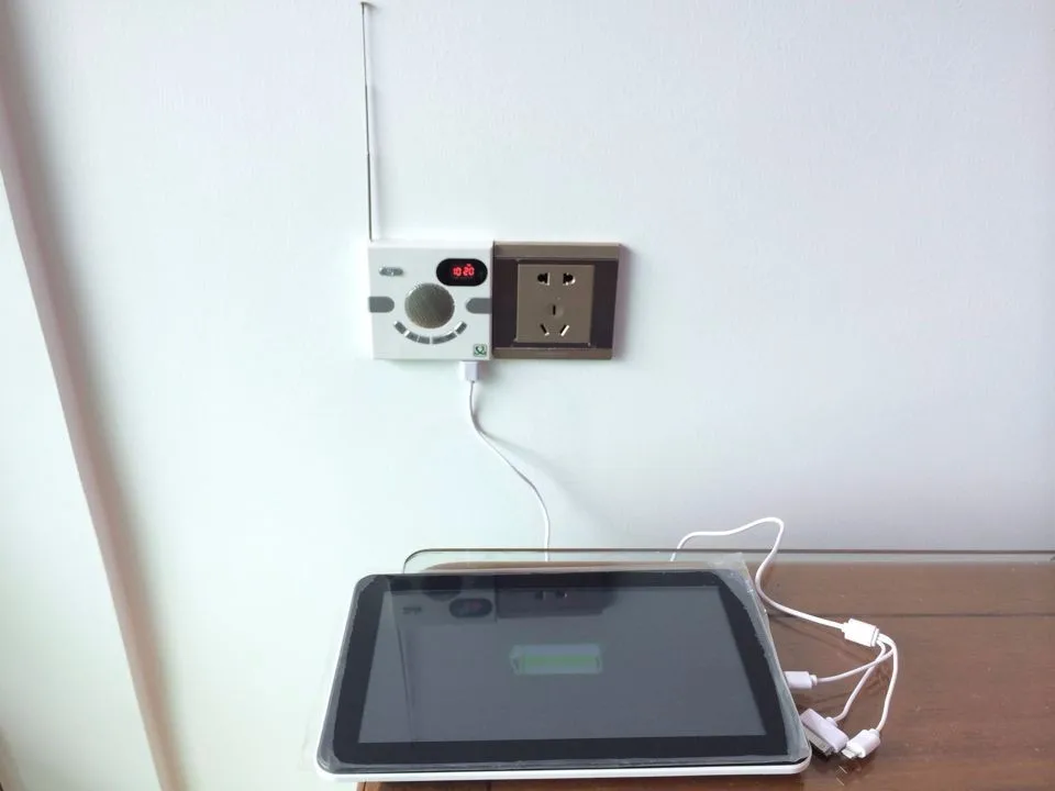 Настенный мини динамик многофункциональный стерео с TF картой FM U Disk Time Display AUX