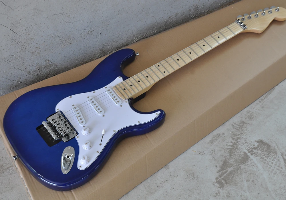 

Factory custom blue electric guitar with tremolo,Maple fretboard,SSS pickups and chrome hardwares