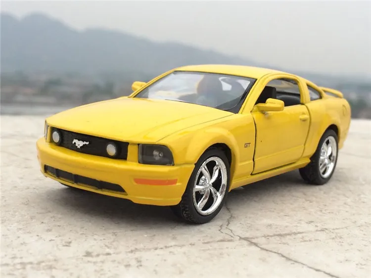 1:36 Масштаб литая под давлением металлическая модель спортивного автомобиля для Ford Mustang GT Коллекционная модель оттягивающая игрушка автомобиль - Цвет: Цвет: желтый