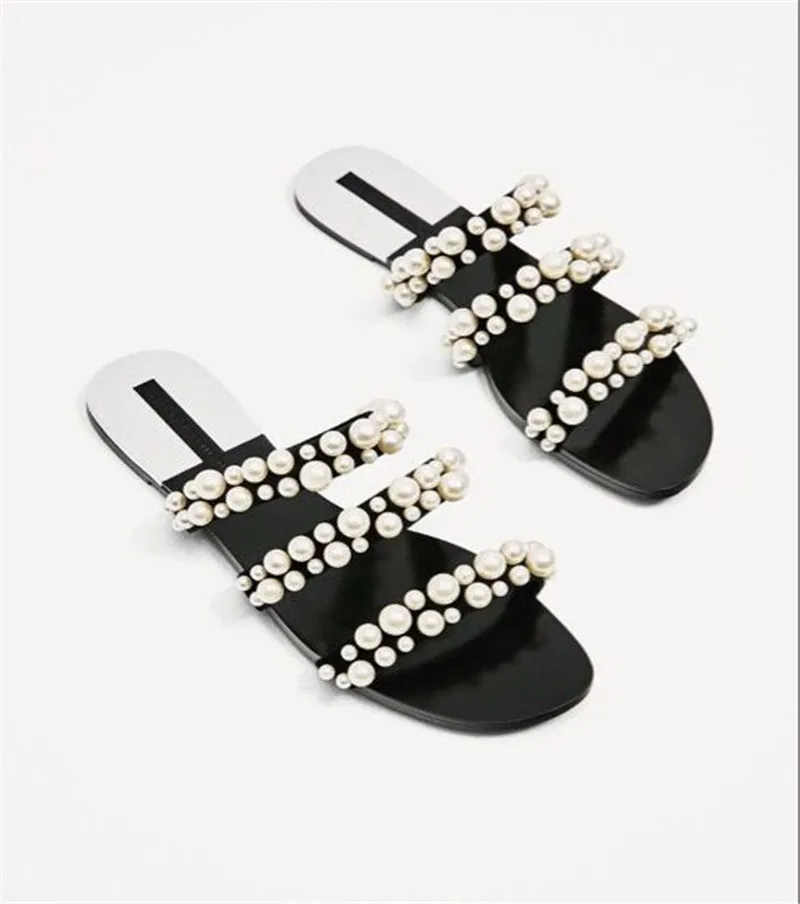 Новые летние тапочки на плоской подошве с тремя ремешками и жемчужинами; замшевые сандалии; женская летняя пляжная обувь