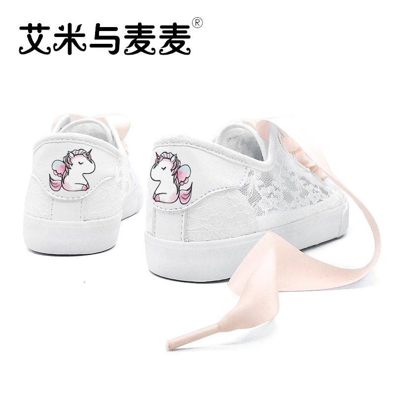 

2019 Summer Breathable Lace Mesh womens casual shoes Ribbon Lace Up Korean Wild White Shoes Hand-painted Canvas Shoes