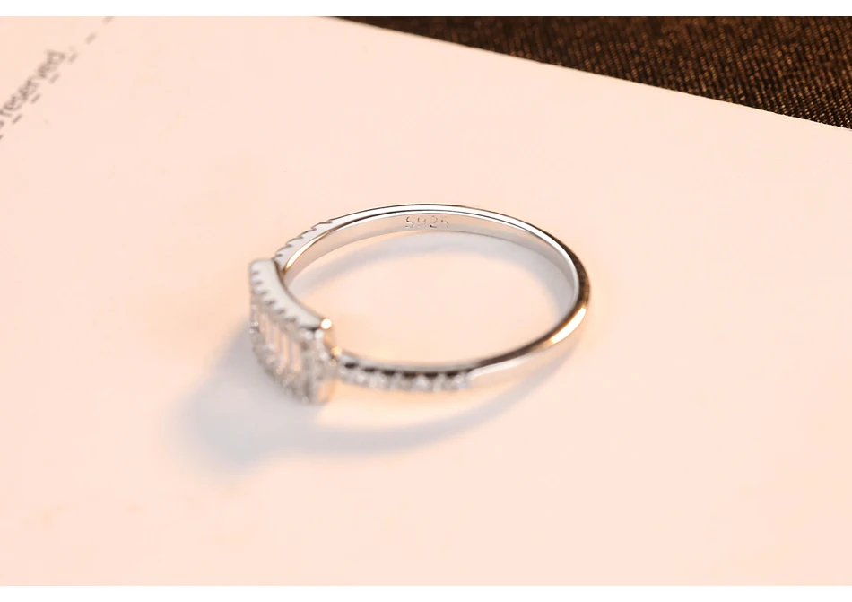 CZCITY Настоящее Стерлинговое Серебро 925 кольца для помолвки кольцо для женщин Прямоугольная форма зубец Установка прозрачная кубическая циркониевая бижутерия