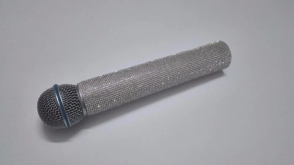 Стразы на микрофон синхайзер 500. Микрофон со стразами. Микрофон с блестками. Розовый микрофон со стразами. Микрофоны сваровски для полины гагариной.