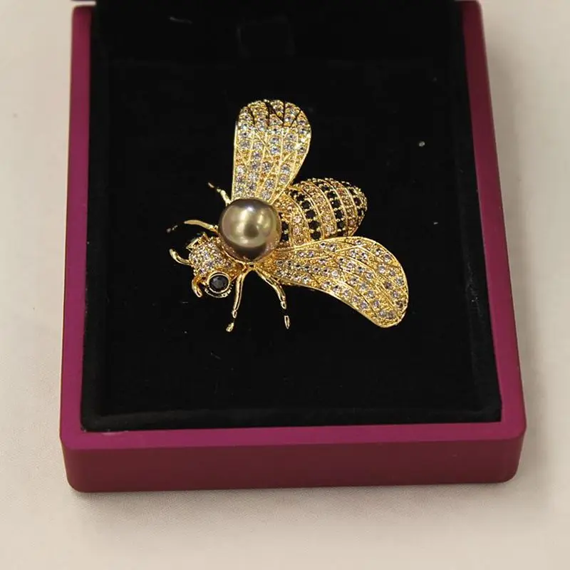 

2018 corsage, deserve to act the role of sweater coat suits decorations pin lovely bee brooch female fashion and personality