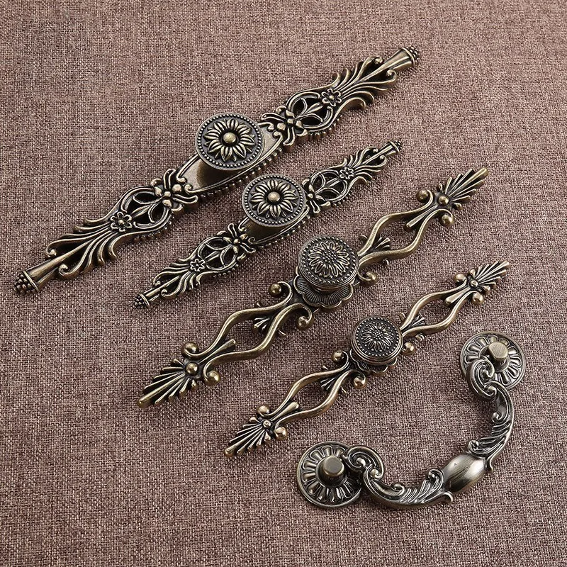 Vintage Furniture Handle Drawer Pulls Antique Door Knobs and Handles for Kitchen Cabinets Cupboard Closet Wardrobes Home Decor