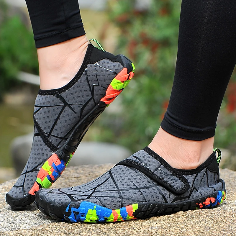 2019 الصيف أكوا أحذية أحذية ماء الرجال نعال شاطئ ضوء المنبع أحذية الكبار السباحة الصنادل الغوص أكوا الجوارب