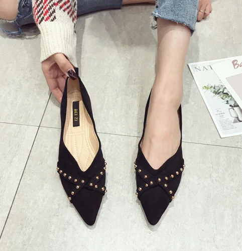 

2019 new spring and summer net red women's shoes wild shallow mouth pointed flat shoes soft bottom large size