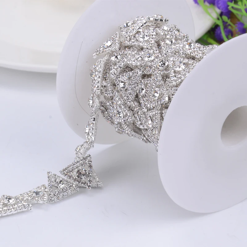 

Free shipping 1yards triangle Rhinestones Trim Cup silver Chain Bridal Dress Applique Glass Stone Decoration for Belt Sash Bags