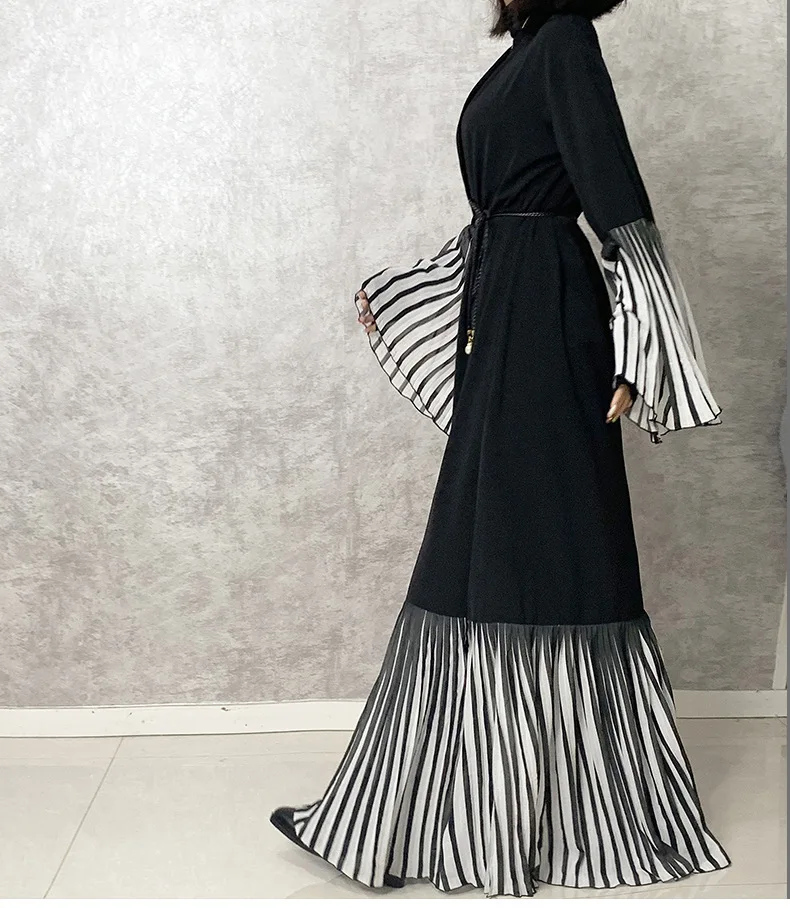 Мусульманское женское платье в полоску Ближнем Востоке Исламская бальное платье Дубай халат с расклешенными рукавами Абая, головной