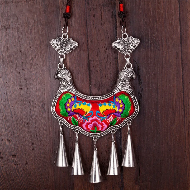 Ожерелья и кулоны ретро этнические Мяо ожерелья классические бабочки в Любви Вышивка керамические бусины нейлоновая веревка Красные Подвески