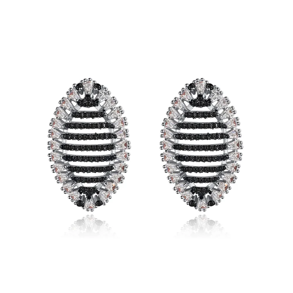 

Luxury Oval Hollow Stud Earrings for Women Paved Cubic Zirconia Wedding Party Jewelry Gift