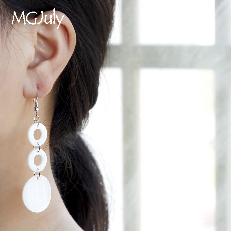 

Natural White Shell Long Earrings for women Minimalist Round Hollow Shells Drop Earrings Women Dangle Earring Jewelry CE166