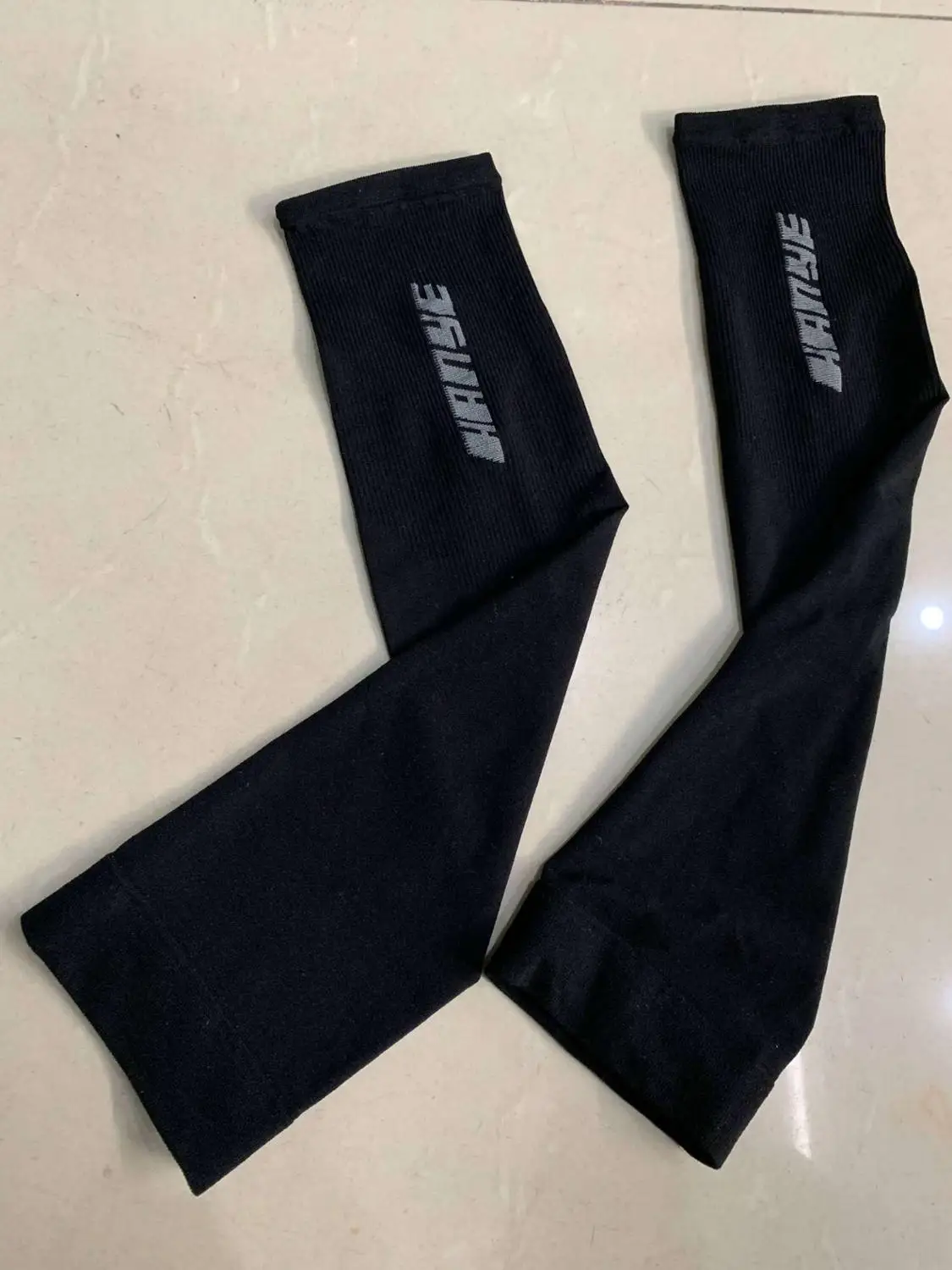 Black Arm Sleeves 1 пара Открытый охлаждающий руку рукава крышка УФ Блок Защита от солнца Спорт стрейч Мотоцикл Велосипед Баскетбол Футбол Бег - Цвет: Black Arm Sleeves