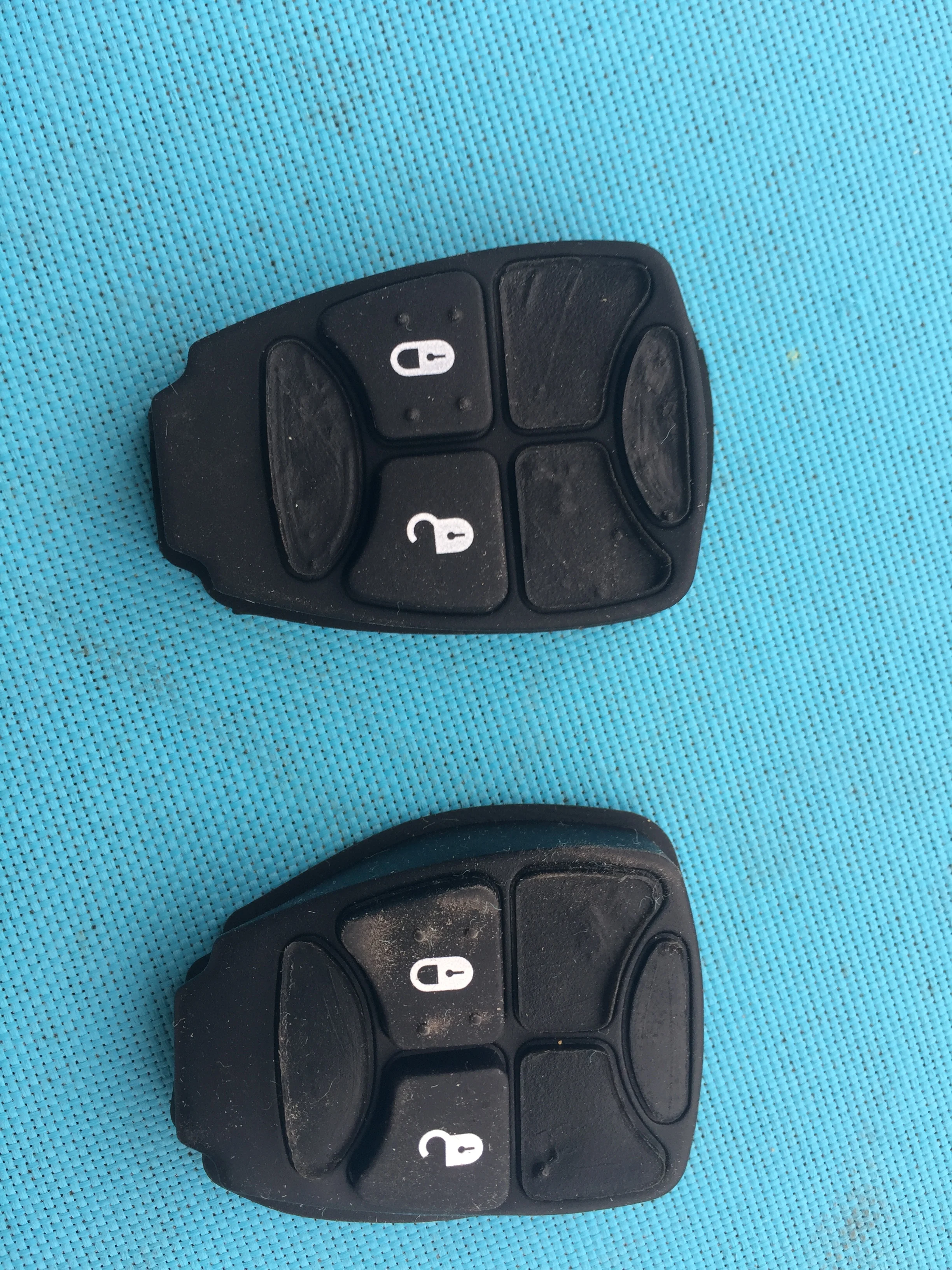 

10 pcs/lot 2 Button Replacement Remote Rubber Button Pad For Chrysler 2 Button Remote Key Shell