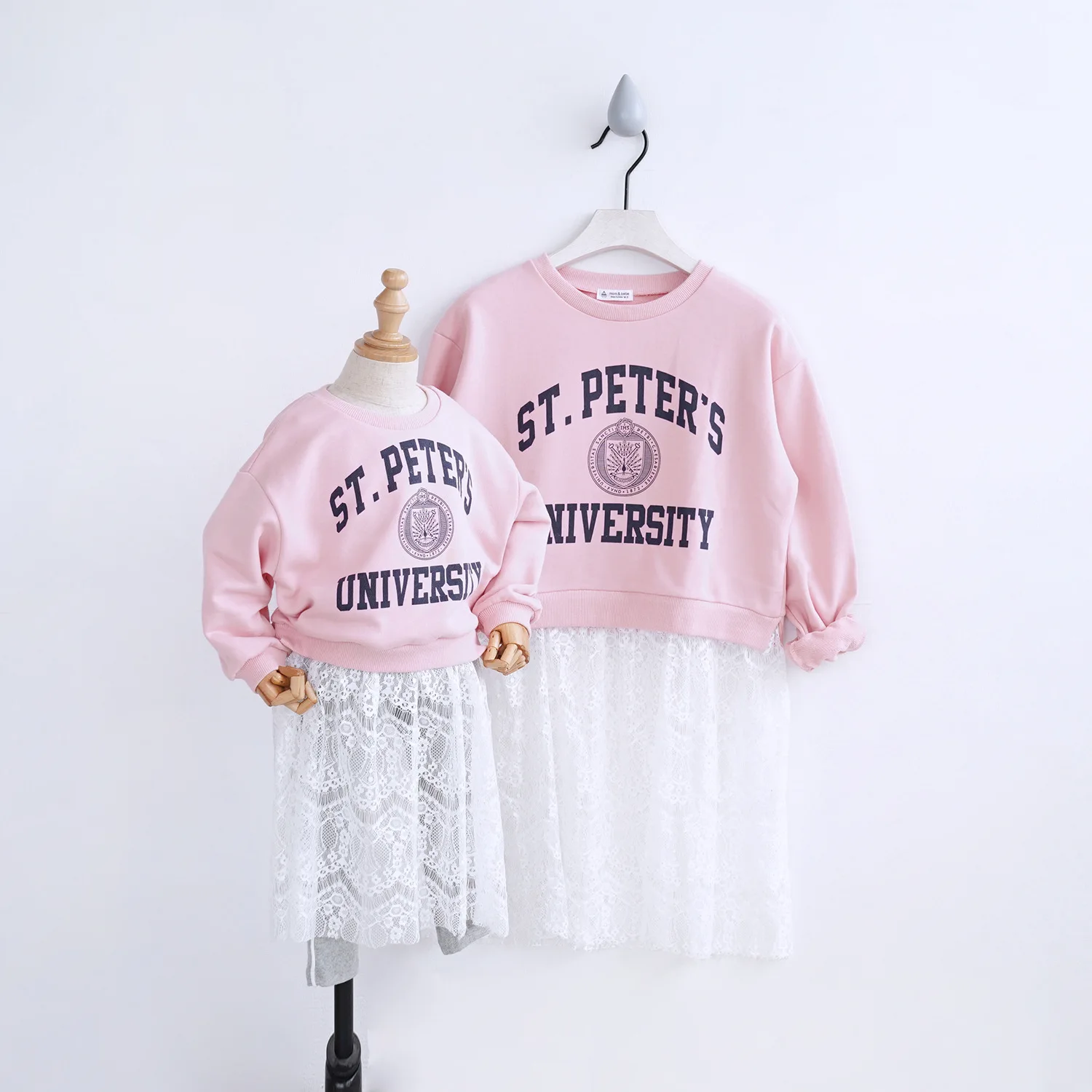 Mother Daughter Dress Family Matching Clothes Lace Long Sleeve Patchwork Mom and Daughter Dress Family Look Hoddies Dress CA198