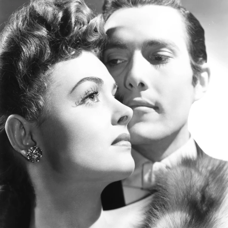 The Picture Of Dorian Gray From Left: Donna Reed Hurd Hatfield 1945 Photo Print (16 x 20)