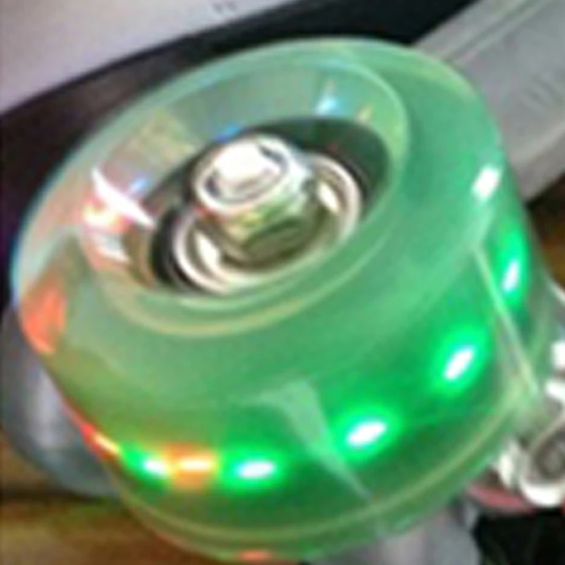 الأسطوانة تزلج أجزاء عالية انتعاش يوريتان عجلات LED فلاش 58 مللي متر * 34 مللي متر مع تحمل الأخضر (مجموعة من 8)