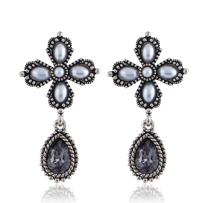 

Bohemian Earrings Ethnic Black Water Drop Stud Earrings Metal Rhinestone Four Leaf Vintage Party for Aretes Mujer Femme Jewelry