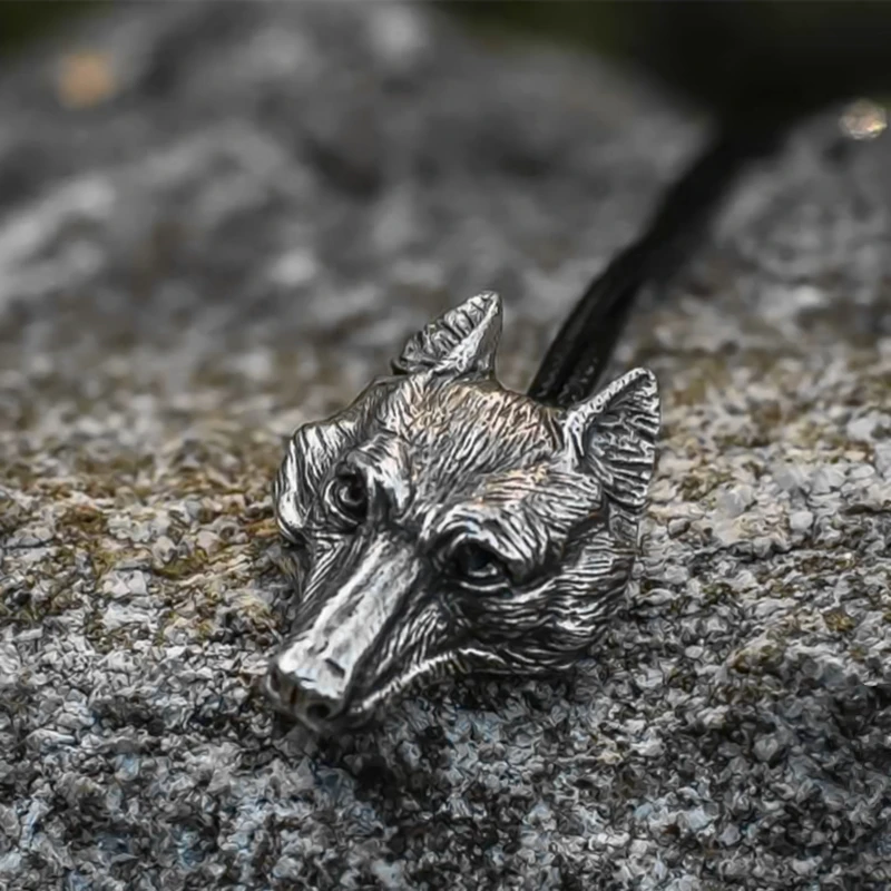 

EYHIMD Vintage Viking Stainless Steel Wolf Pendant Nordic Amulet Jewelry