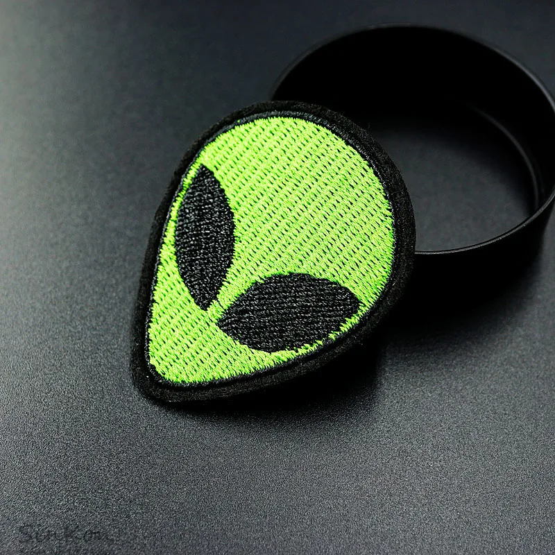 Инопланетянин(Размер: 4,3X5,2 см) вышитый патч с железом для шитья аппликация значок наклейки для одежды Одежда Аксессуары для одежды