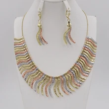 Dubai oro 2016 venta caliente del traje del collar de calidad superior de la manera mujeres de color oro africano sistemas de la joyería nupcial