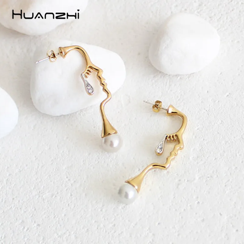 

HUANZHI 2019 Exaggeration Metal Human Face Line Pearl Creative Vintage Design Long Drop Earrings for Women Wedding Girl Jewelry