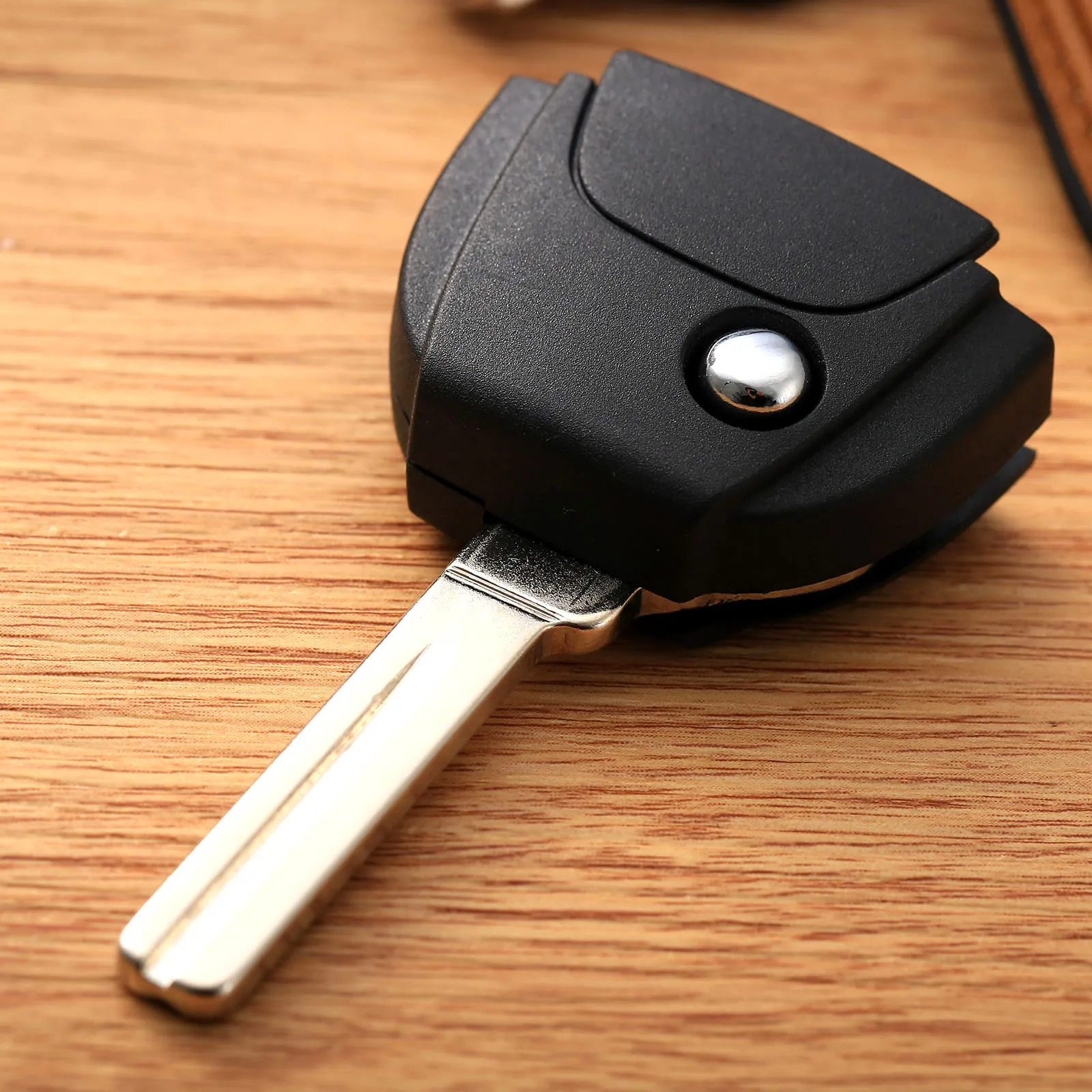 

Car Remote Key Case Fob Flip Key Shell Head Part Uncut Blade for VOLVO S60 S80 V70 XC70 XC90 Replacement Keyless Entry Cover
