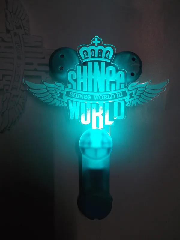 [MYKPOP] ~ 100% Официальный оригинал ~ SHINEE 10TH Aniversary Light Stick запустился в июня 2018 концертный фонарь вентилятор Подарочная коллекция SA18092212