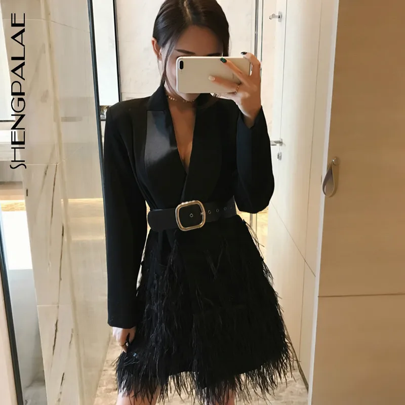 

SHENGPALAE 2019 New Winter Black Jacket Stitching Fur Hem Long Sleeve Turn-down Collar Tie Waist Women Vintage Coat Tide FF851