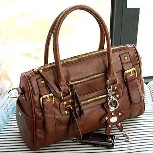 

Women Fashion Leather Rivet Bear Decor Handbag Travel Shoulder Crossbody Bag Luxury Brand Pocket Shipping Crossbody Bag Fashion