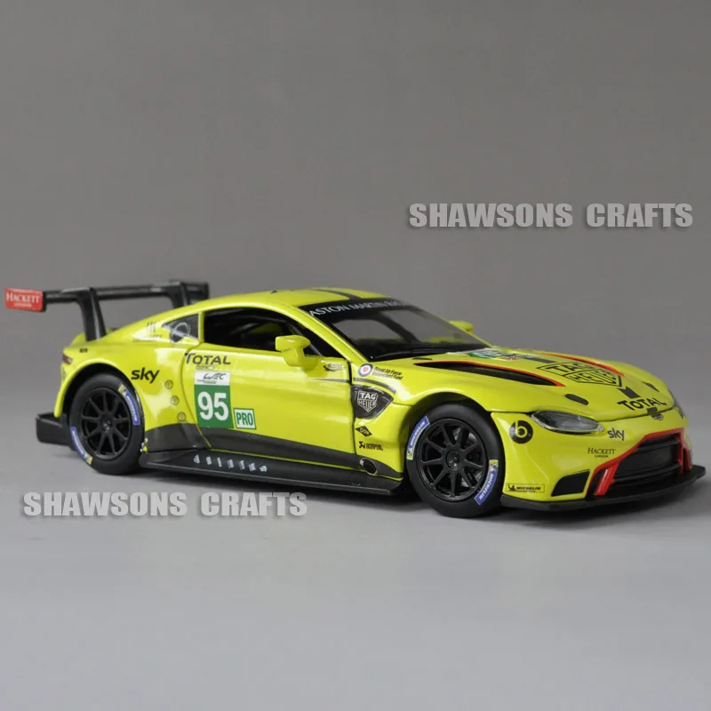 

Diecast Racing Car Model Toys 1:32 Aston Martin Vantage GTE Le Mans Pull Back Replica with Sound & Light