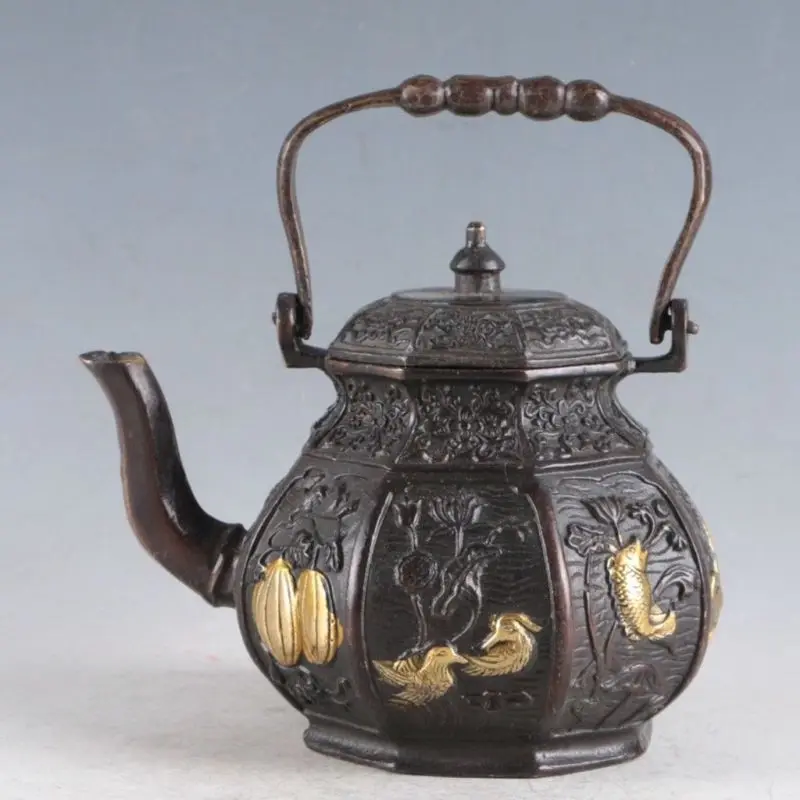 Chinese Gilt Copper Teapot Made During The Daqing Qianlong Period Chinese Gilt Copper Teapot Made During The Daqing Qianlong Period