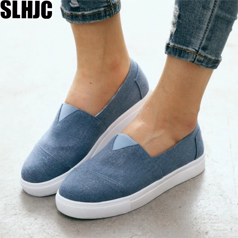 flat heel sneakers