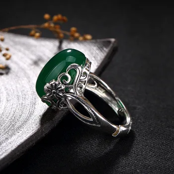 

Sterling Silver Antique Green Chalcedony Inlaid Plum Blossom Ring High-end Ladies Open Silver Sterling Rings Wholesale
