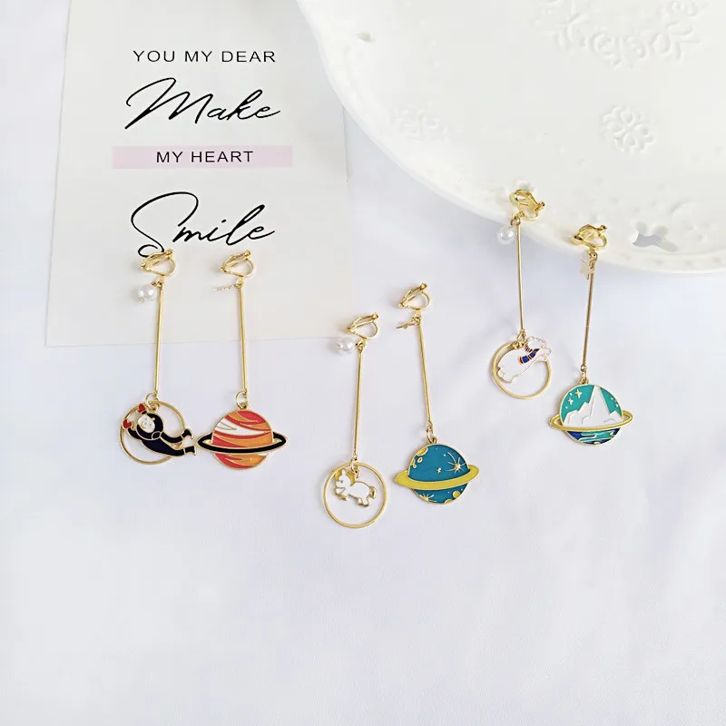 

New Arrival Cartoon Cute Bear Cat Astronaut Star Charms Clip Earrings For Women Girls Simple Style No Ear Hole Jewelry Gifts