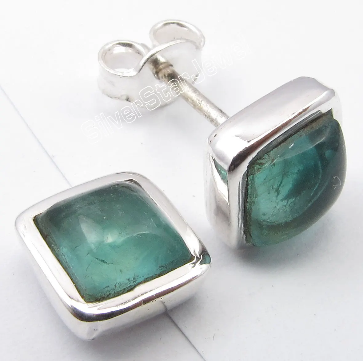 

Chanti International Pure Silver GREEN APATITE STUNNING Studs Earrings 0.8 CM NEW JEWELRY STORE