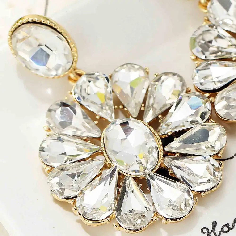 

NEW Elegance Women fashion Earrings Handmade Glass Flower sweet metal with gems stud crystal Dangle earrings for women girls