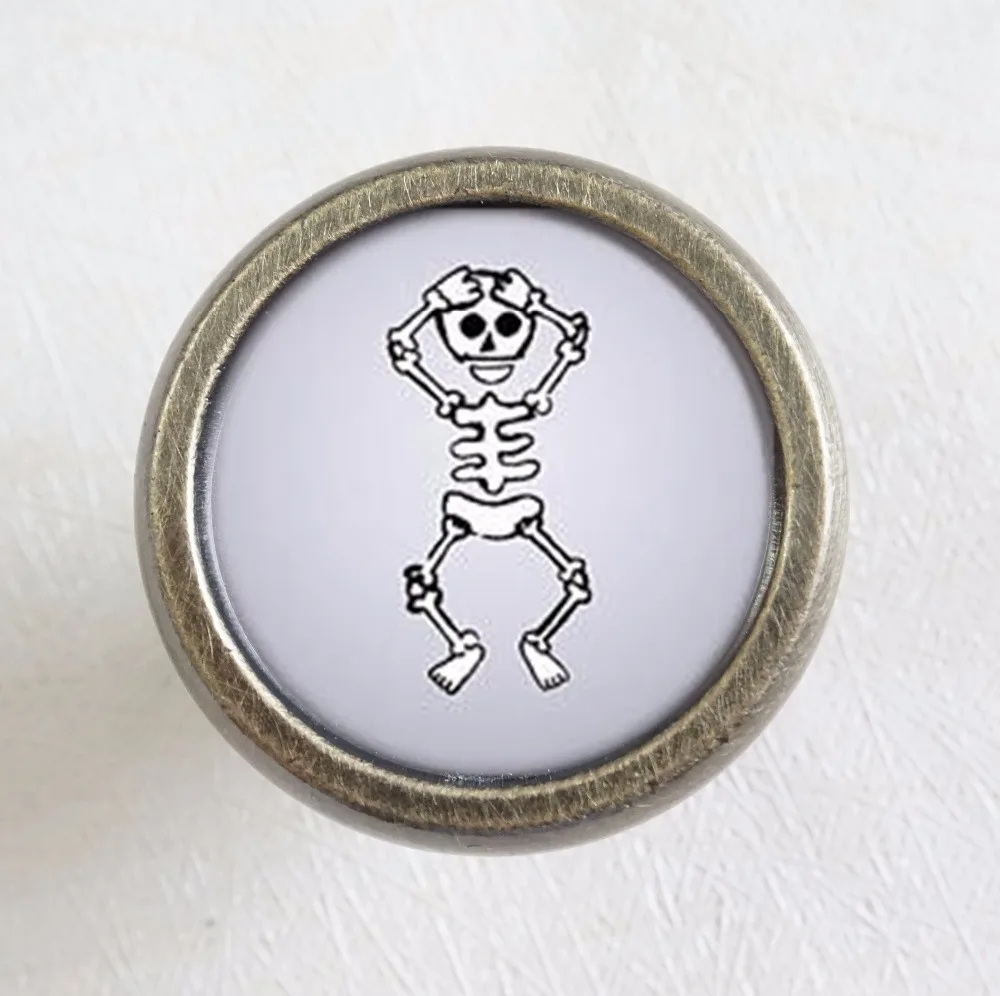 

Cute Skull Drawer Knobs Vintage Style Knobs / Copper Sliver Bronze Rustic Funiture / Door Cabinet Handles Hardware