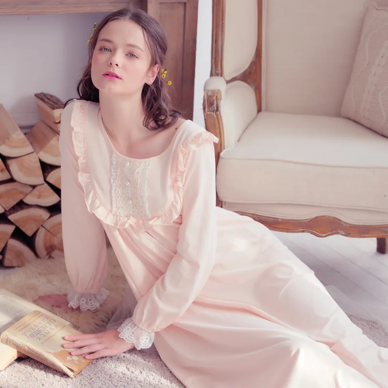 

2018 Autumn Women Gowns Pure Cotton Royal Nightgown Ladies High Quality Sleepwear Women Night wear Retro Style Dress QW1874