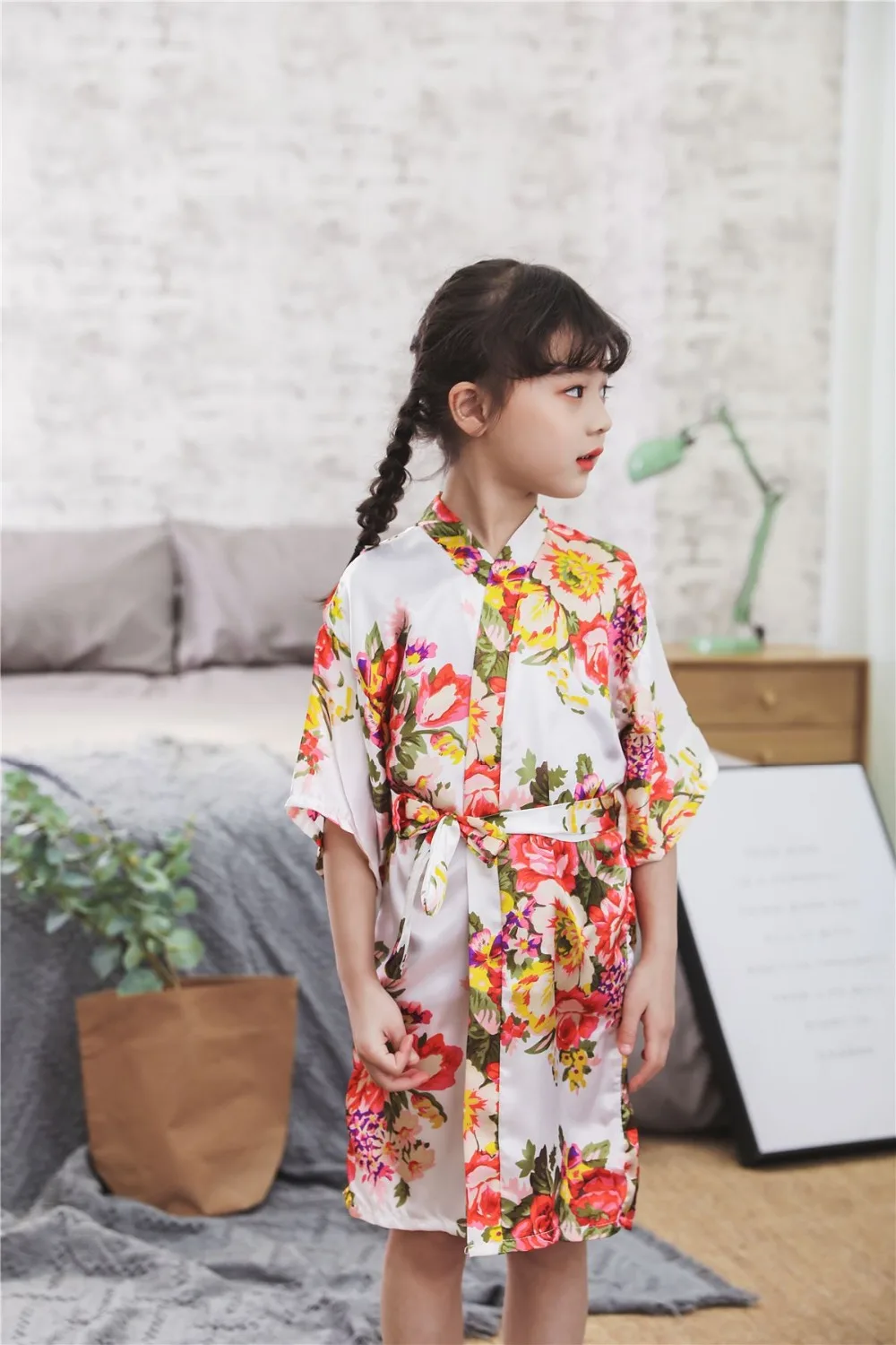 10585177037_807579678