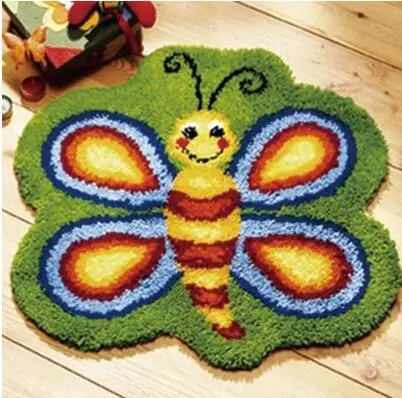 

Latch Hook Rug Kits Unfinished Crocheting Tapestry 5D Yarn Needlework Cushion Set for Embroidery Carpet Cartoon Bee Home Decor