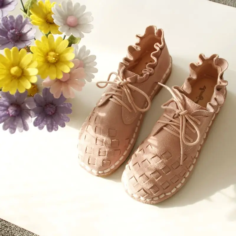 

2018 spring and summer new shallow mouth lace shoes women's solid color wild Sen woman retro shoes