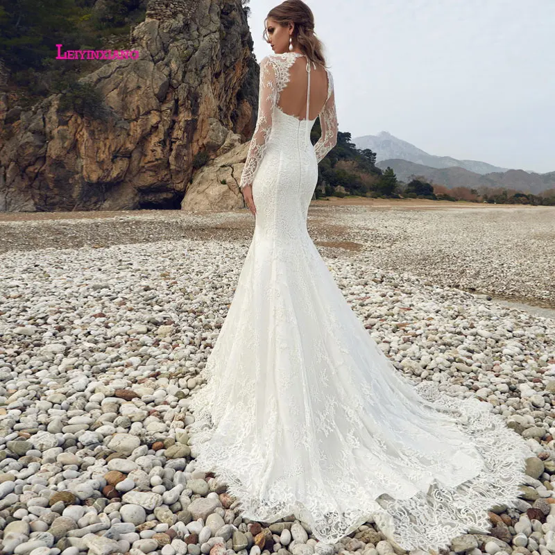 

LEIYINXIANG New Arrival Bride Dress 2019 Wedding Dress Vestido De Noiva Sereia Robe Sexy Mermaid Backless Lace Appliques V-Neck