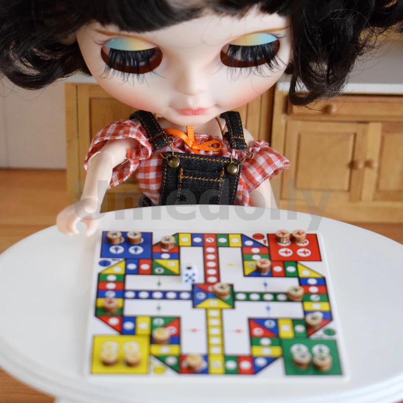 miniature dollhouse chess  (2)