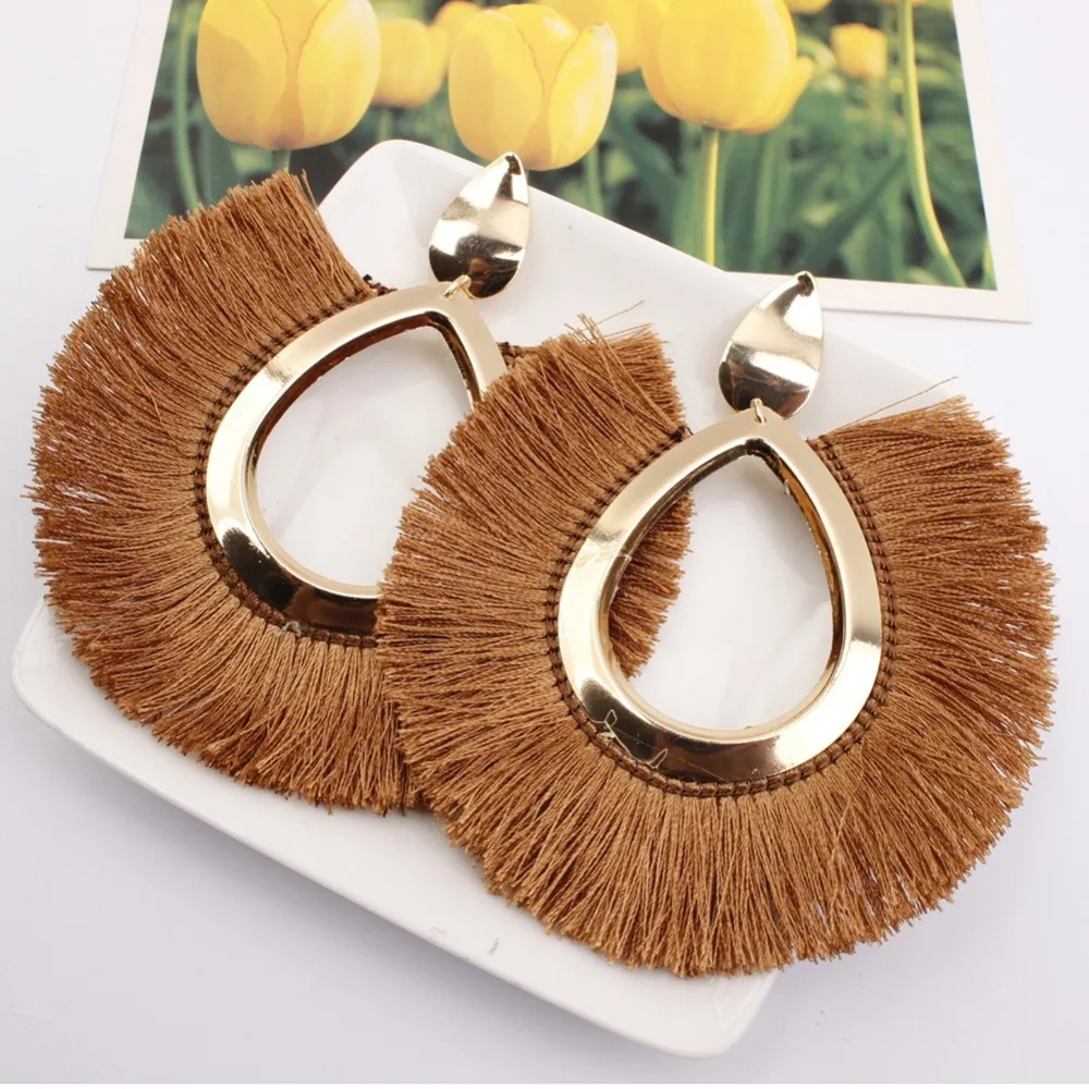 Sedosa borla Borlas Flecos Boho Nuevo cuelgan pendientes de oro de moda de oreja de caída delicada