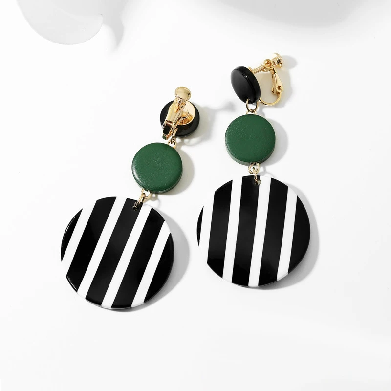 

New Geometric Design Screw Clip On Earrings For Women Party Jewelry White Black Stripe Round Earing with No Hole Ear Bijoux Gift