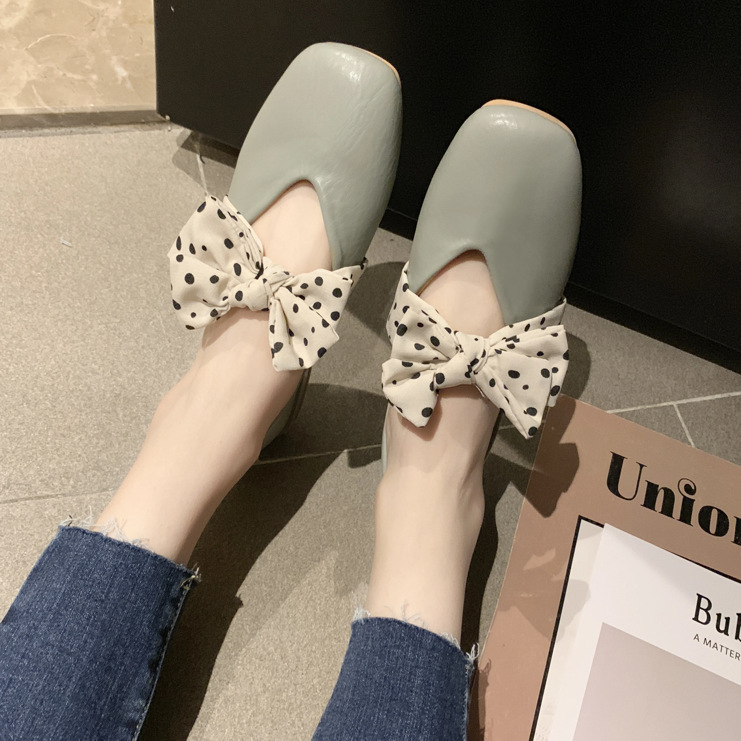 

BaLiTu Women's Flat-soled Solid Shoes Women Square Toe Shoes Fashion Vulcanize Casual Slip-on Zapatillas Mujer Zapatos De Mujer