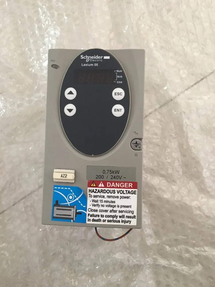 

LXM05AD10M2 0.75kw driver for TELEMECANIQUE/100% tested/in stock /DHL FREE SHIPPING