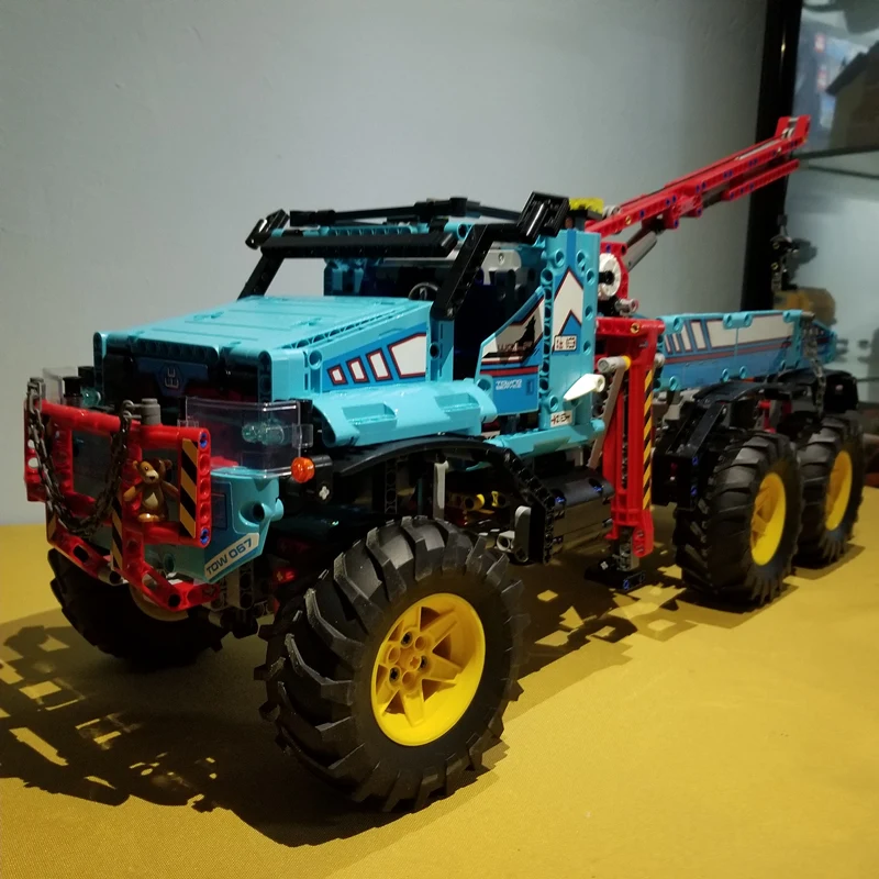 

Lepin 20056 1912Pcs Technic Series The Ultimate All Terrain 6X6 Remote Control Truck Set Building Blocks Bricks Toys Model 42070